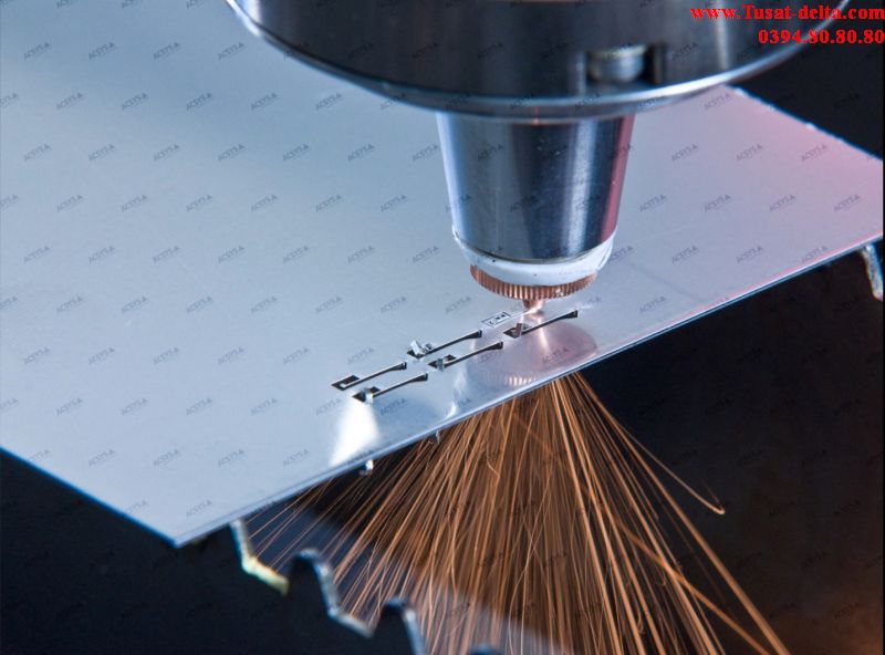 Gia công cắt laser trên kim loại 